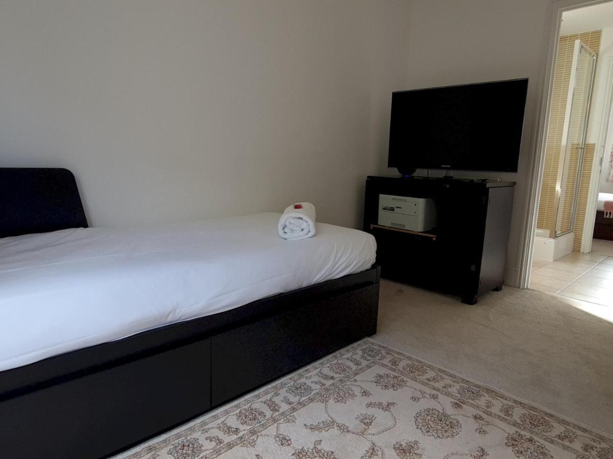 Pass The Keys Well Located Modern 5 Bedroom House Birmingham Buitenkant foto
